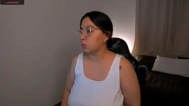 Brithany_olson25 from StripChat