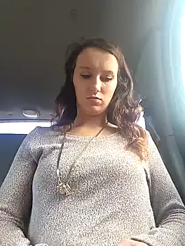 brunettebabexo3 from StripChat is Freechat