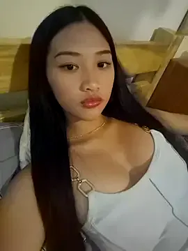 Bunny72772 on StripChat 