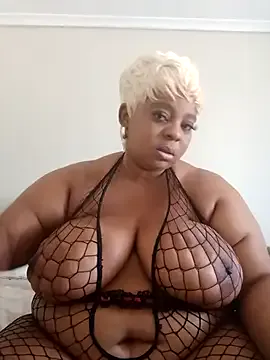BustyBoobsxXx999 from StripChat is Freechat