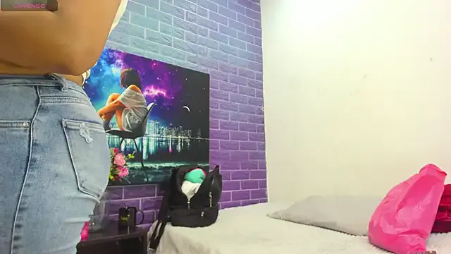 Girls: try live performances with matured performers, from dancing to quirks, in a variety of beautiful sex cams.