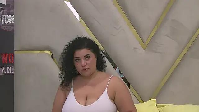 BustyMadison from StripChat is Freechat