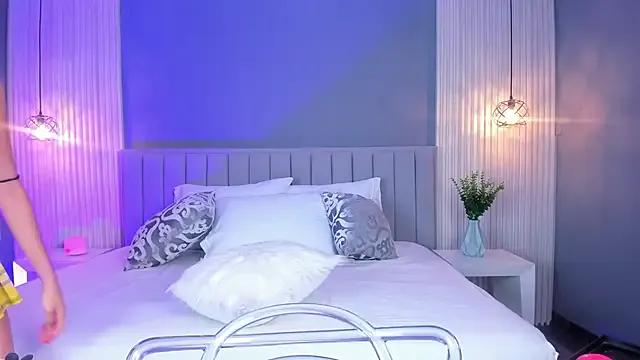 Girls: try live performances with matured performers, from dancing to quirks, in a variety of beautiful sex cams.