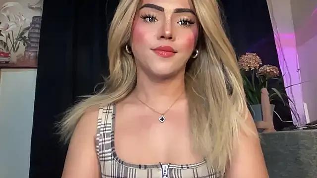 calimonroe from StripChat is Freechat