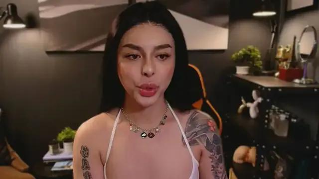 callmeLUNA from StripChat is Freechat