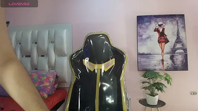 camii_raux from StripChat is Freechat