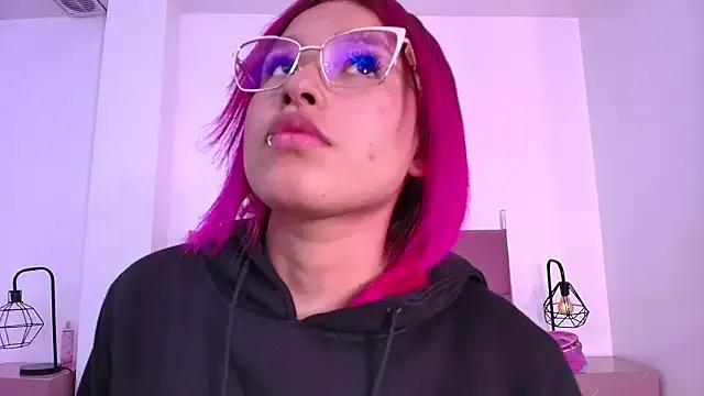 CamiilaGlow from StripChat is Freechat