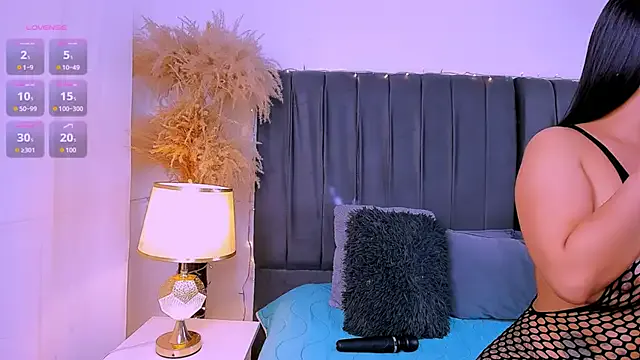 camilaa_sweet from StripChat is Freechat