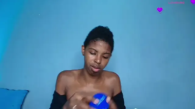 CamilaaSaenz from StripChat is Freechat