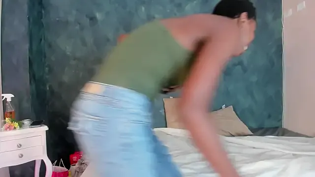 CamilaaSaenz from StripChat is Freechat