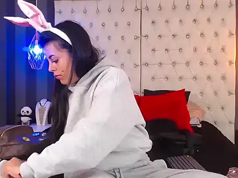 Camile_Petite from StripChat is Freechat