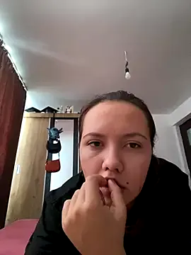 CamillaHessel from StripChat is Freechat