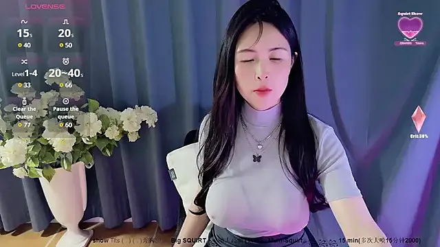 Candy-yiyi from StripChat