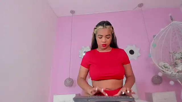 CannelaSmith from StripChat is Freechat