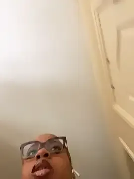 caramel__cremes from StripChat is Freechat