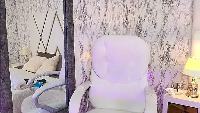 CarinaSommers from StripChat is Freechat