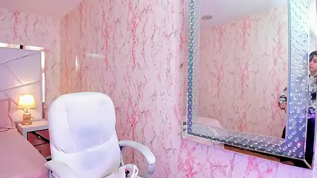 CarinaSommers from StripChat is Freechat