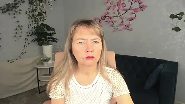 Carla_Vogue from StripChat is Freechat