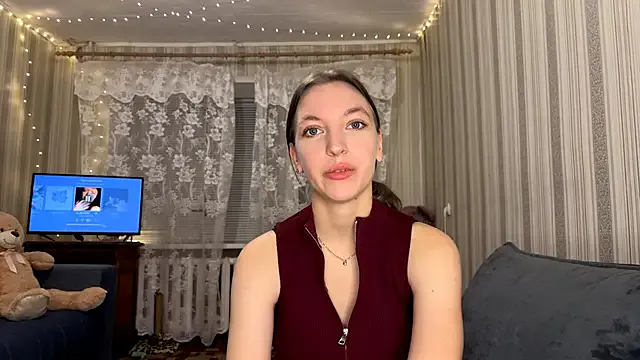 CarliBatas from StripChat is Freechat