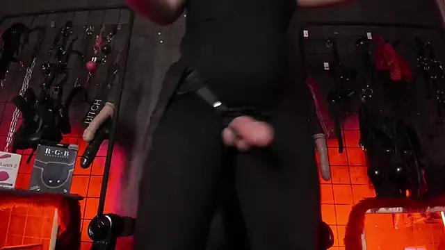 Girls: try live performances with matured performers, from dancing to quirks, in a variety of beautiful sex cams.