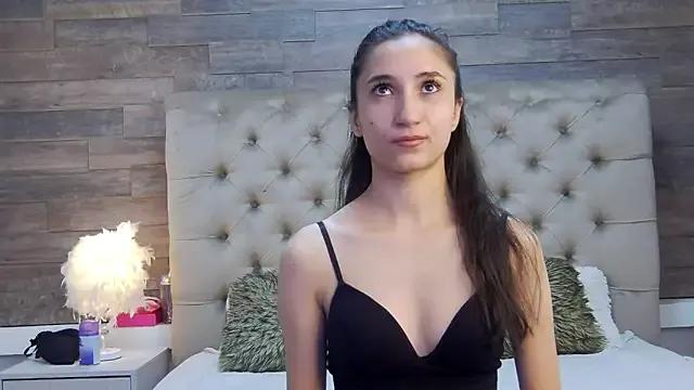 CarolinaBlair from StripChat is Freechat
