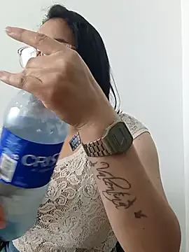 Caroline-17 from StripChat is Freechat