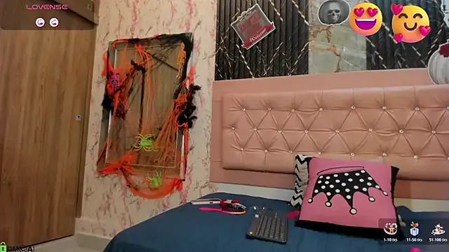 Caroline_daring from StripChat is Freechat