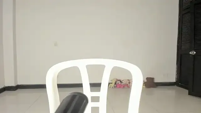 CAROLINNAGOMEZ from StripChat is Freechat