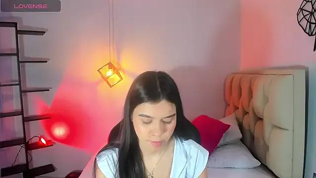 Cassiehoward14 from StripChat