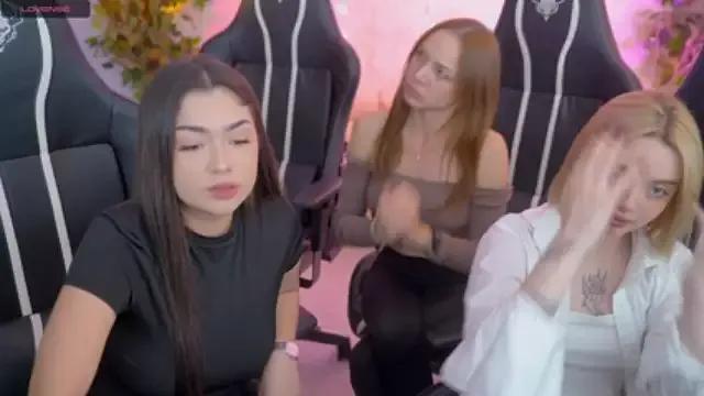 Girls: try live performances with matured performers, from dancing to quirks, in a variety of beautiful sex cams.