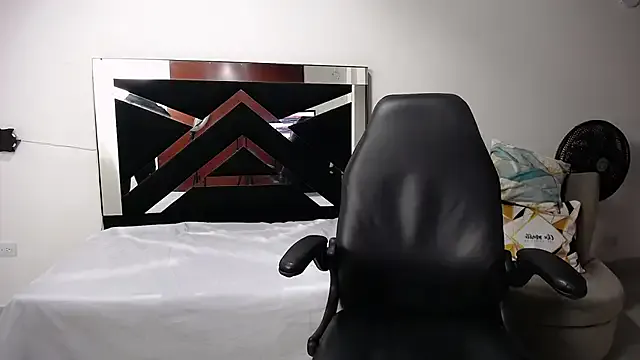 CataleyaMoonroe from StripChat