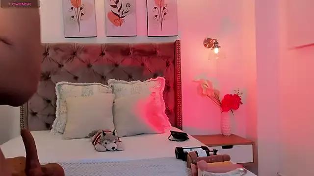 Girls: try live performances with matured performers, from dancing to quirks, in a variety of beautiful sex cams.