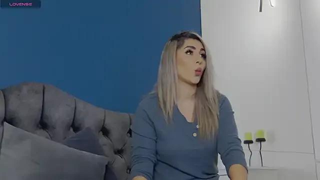 CelineMeyerr from StripChat is Freechat
