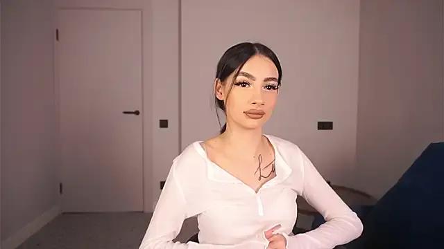 ChanelKnows from StripChat is Freechat