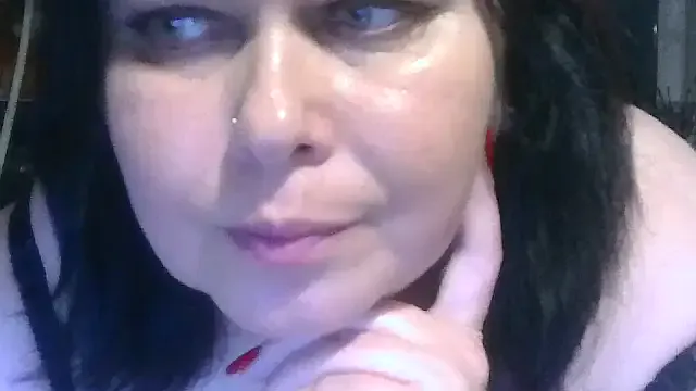 CharleeKendall from StripChat is Freechat