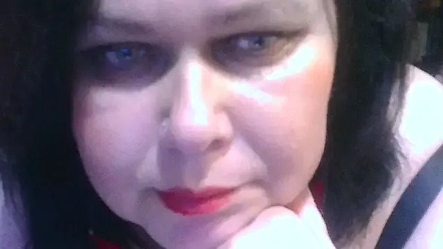 CharleeKendall from StripChat is Freechat