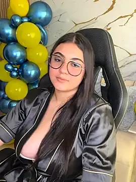 Charlotte19_ from StripChat is Freechat