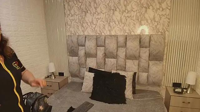 charlotte__G from StripChat is Freechat