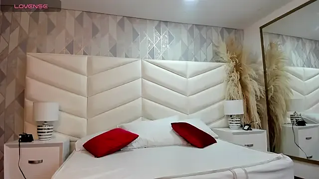 Girls: try live performances with matured performers, from dancing to quirks, in a variety of beautiful sex cams.