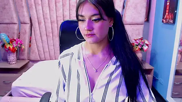 Charlotte_Rosy from StripChat is Freechat