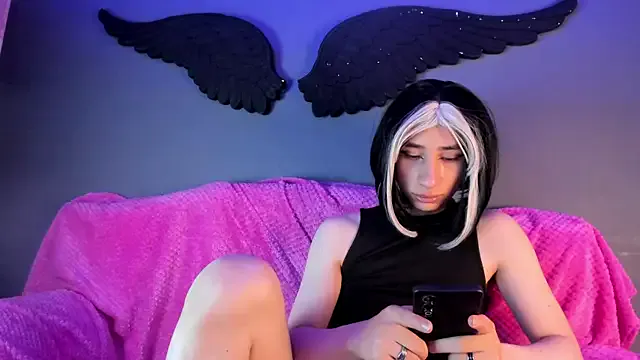 Charlottee_slave from StripChat is Freechat