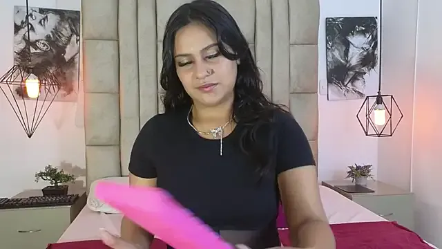 Charlotteto_ from StripChat is Freechat