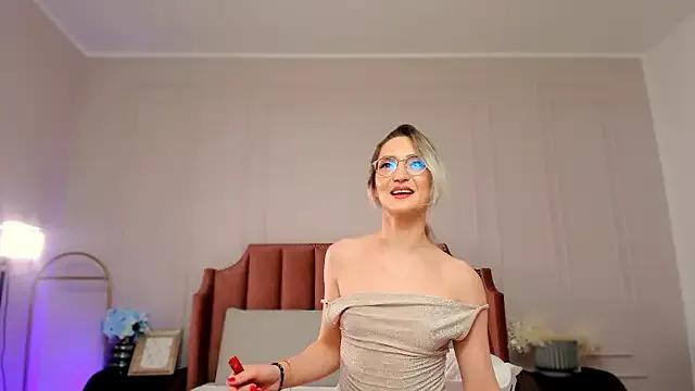 CharmingAnnie from StripChat is Freechat