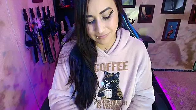 cherryy_bombshelll from StripChat is Freechat
