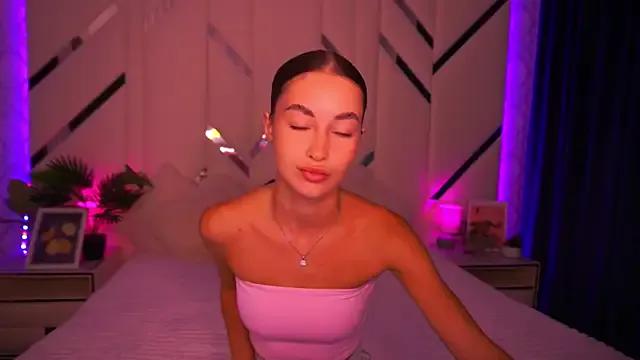 CherryyLulu from StripChat is Freechat