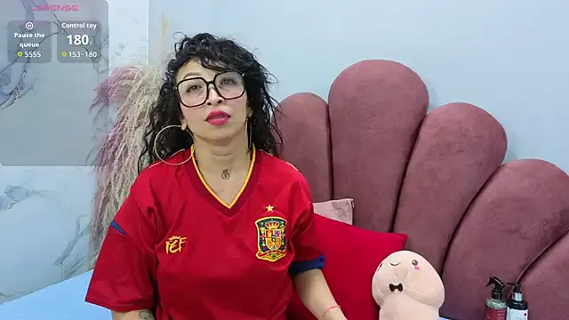 CHIARAJJONES from StripChat is Freechat