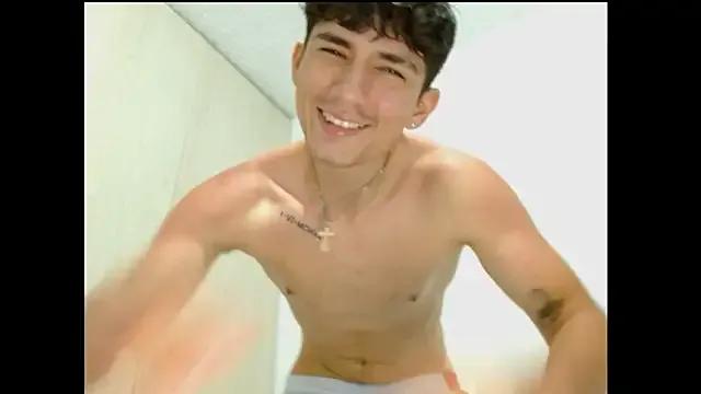 ChicoMaloFfF from StripChat is Freechat