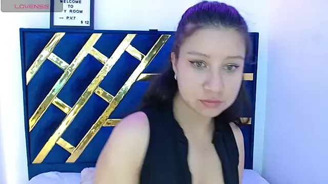 Chloe-love_ from StripChat is Freechat