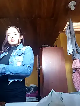 Chloe_2-4 from StripChat is Freechat