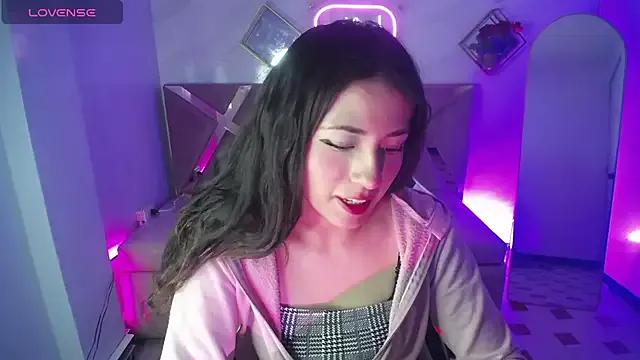 Chloe_Brownn_v from StripChat is Freechat